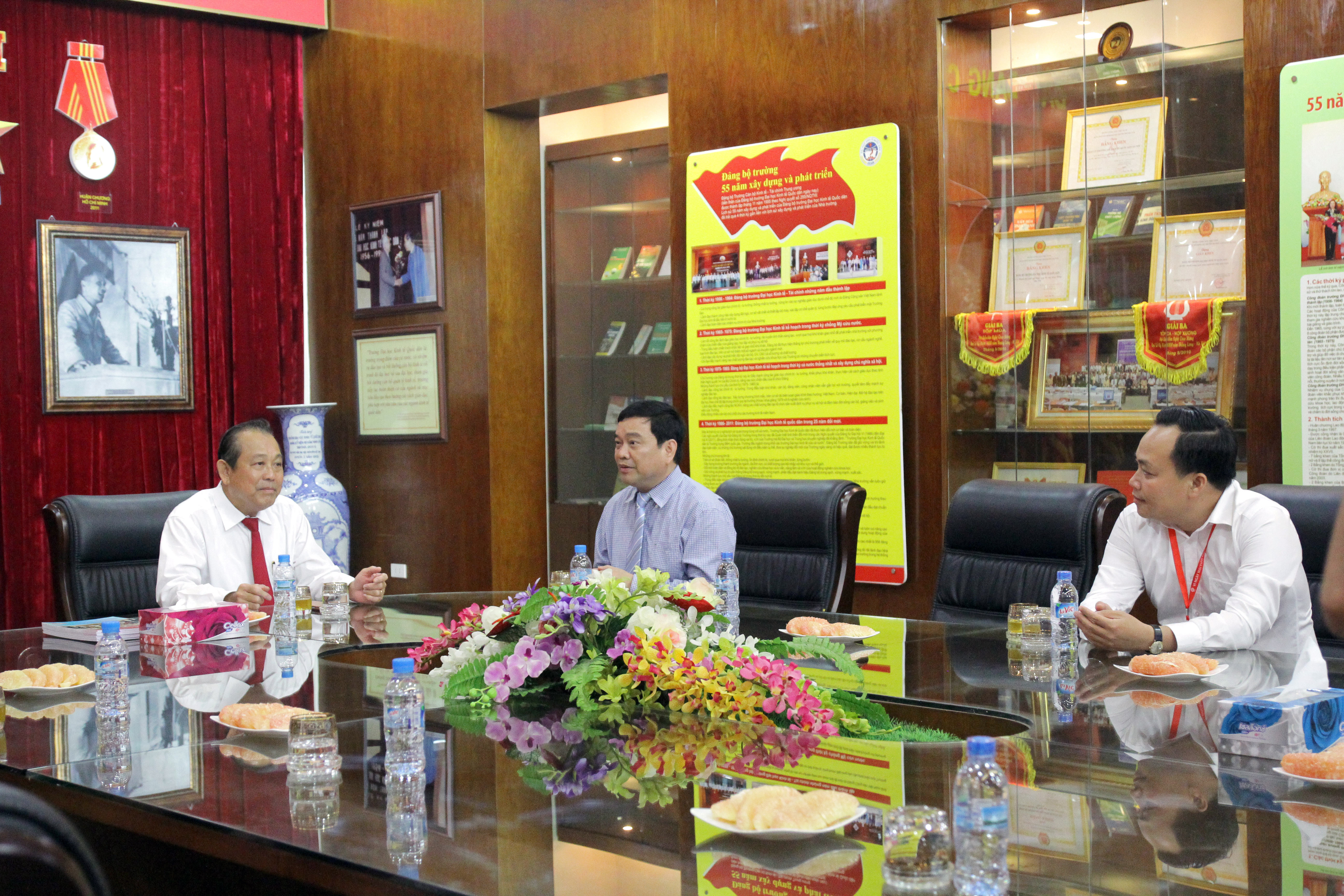 Phó Thủ tướng Thường trực Trương Hòa Bình làm việc cùng Lãnh đạo Viện PSD